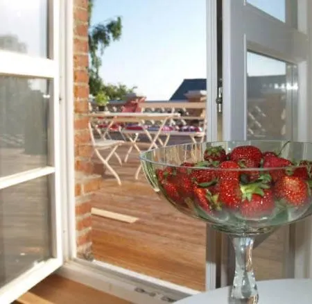 Large With Terrace In Manor House Holiday home Alt Suhrkow