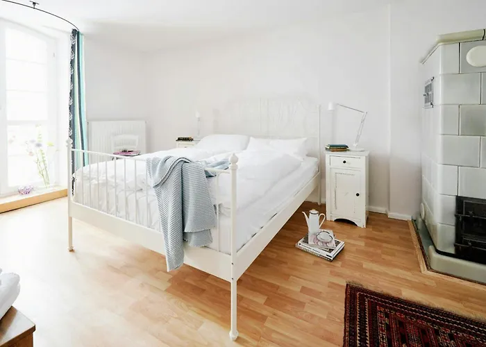 בית נופש Large With Terrace In Manor House *